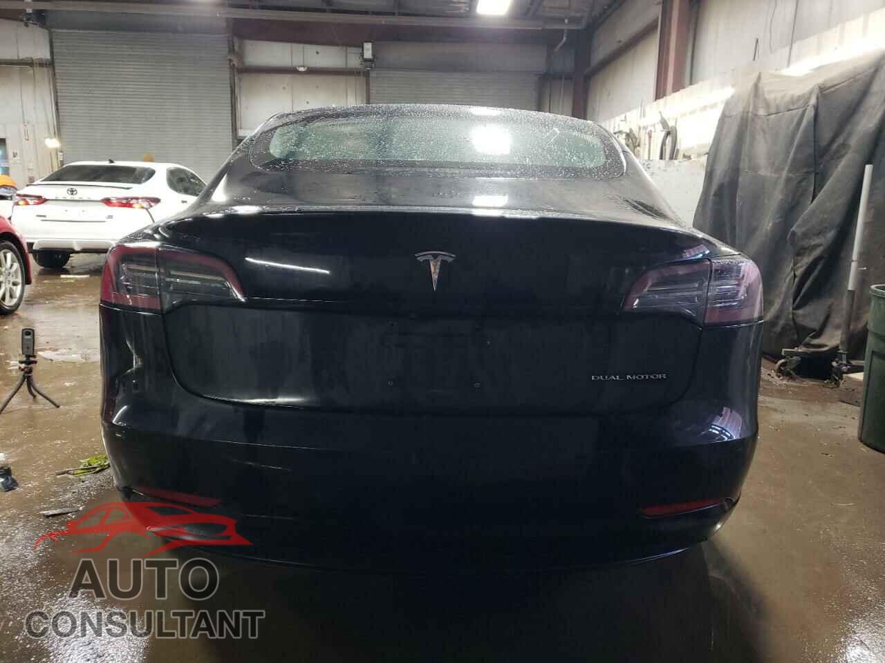 TESLA MODEL 3 2018 - 5YJ3E1EB2JF127611