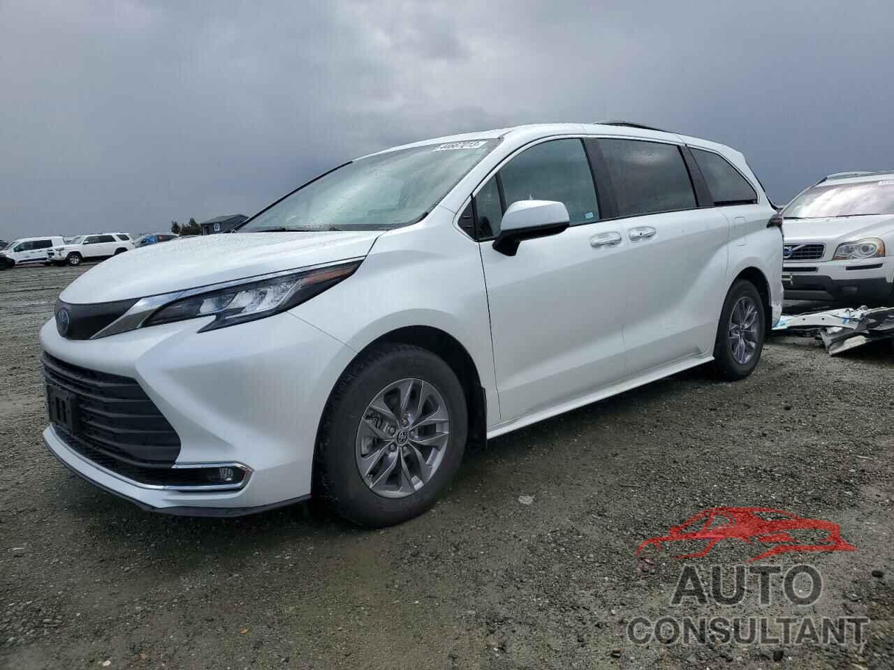 TOYOTA SIENNA 2023 - 5TDYSKFC9PS080982