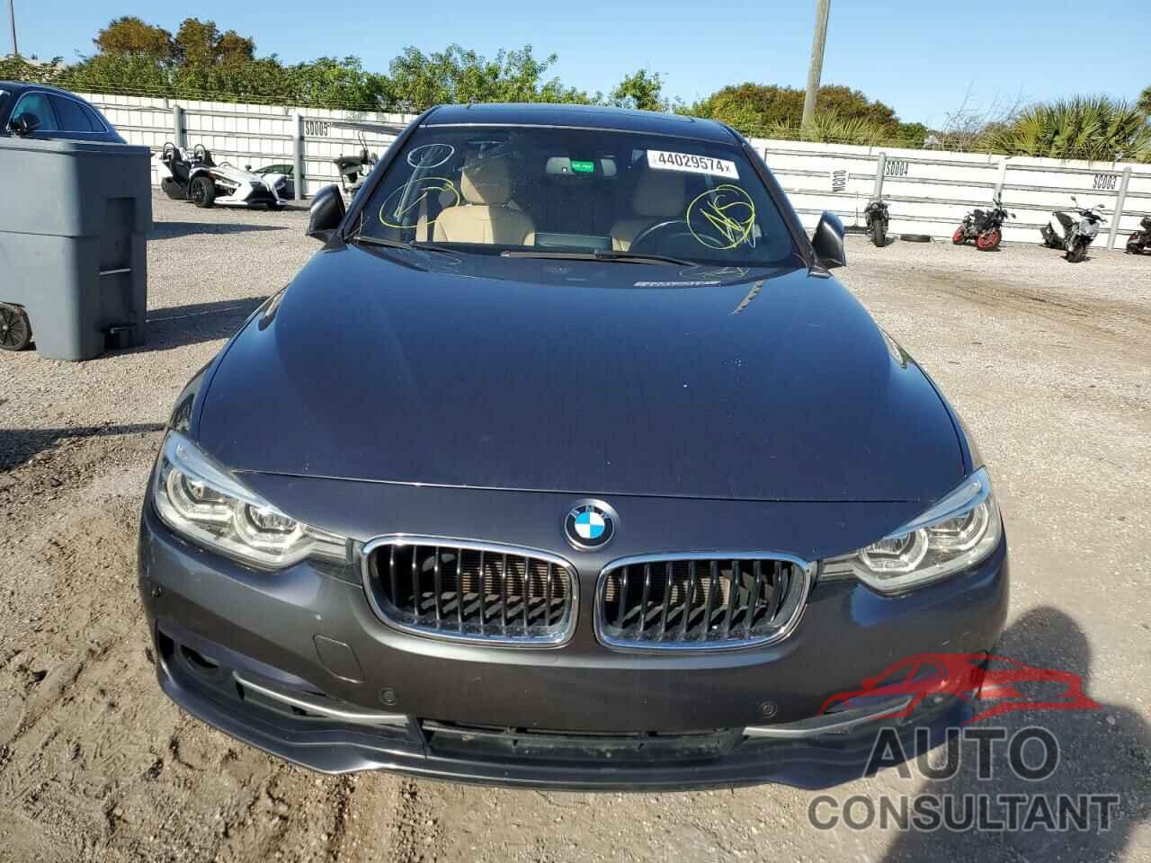 BMW 3 SERIES 2017 - WBA8B9C3XHK885909