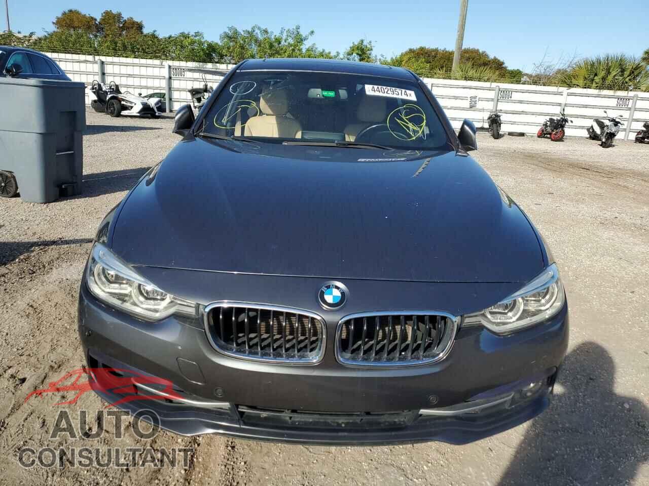 BMW 3 SERIES 2017 - WBA8B9C3XHK885909