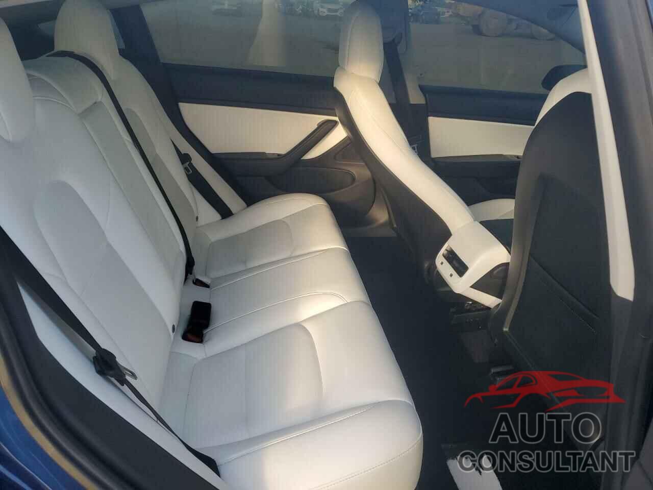 TESLA MODEL 3 2019 - 5YJ3E1EB1KF528827