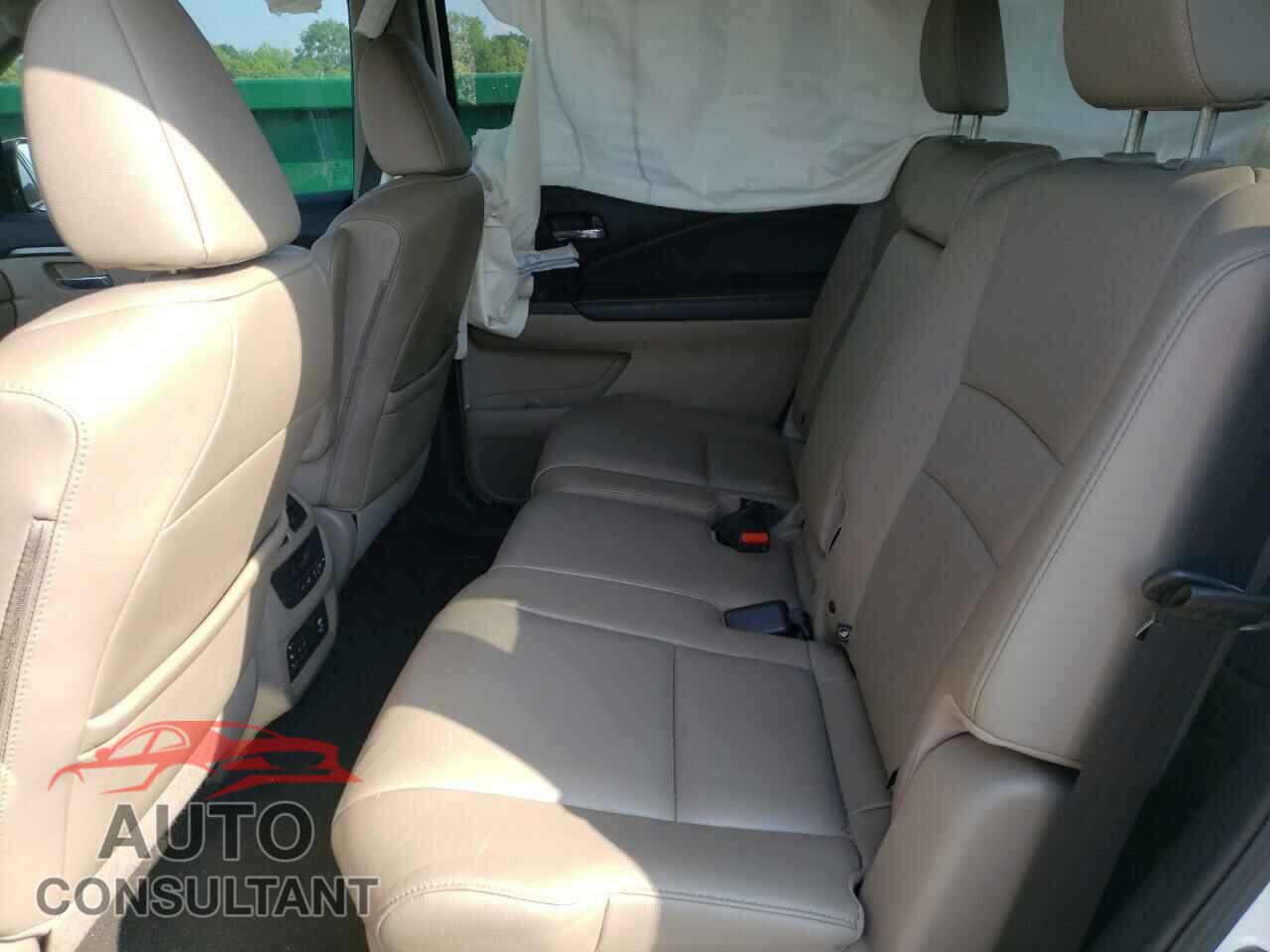 HONDA PILOT 2016 - 5FNYF5H88GB011588