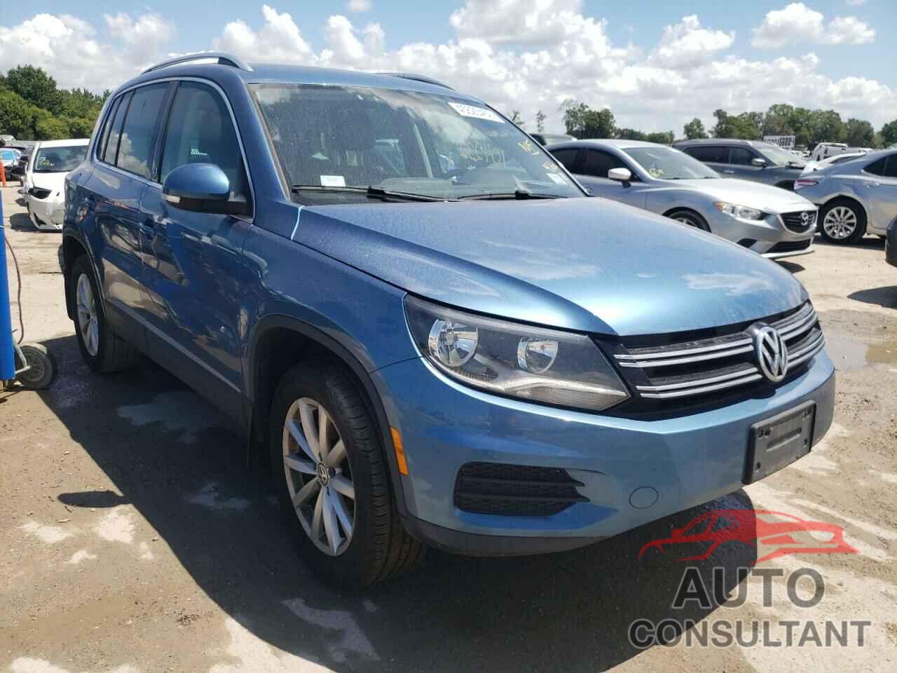 VOLKSWAGEN TIGUAN 2017 - WVGSV7AX5HK025857