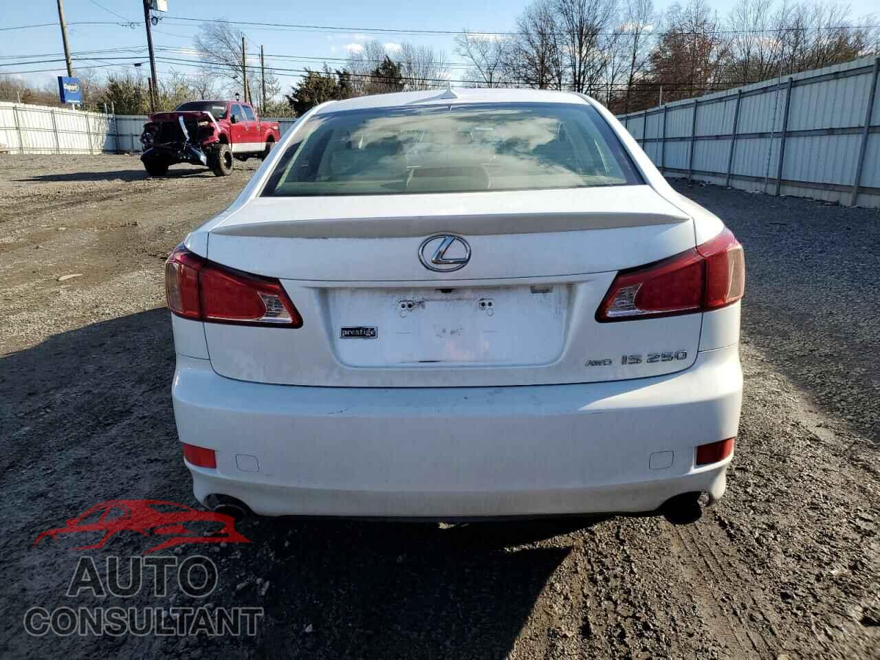 LEXUS IS 2011 - JTHCF5C26B5052050