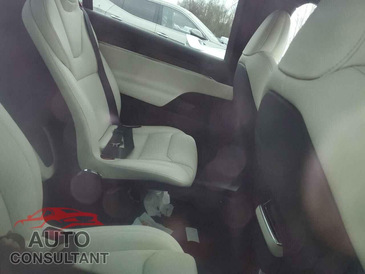 TESLA MODEL X 2023 - 7SAXCBE5XPF428873