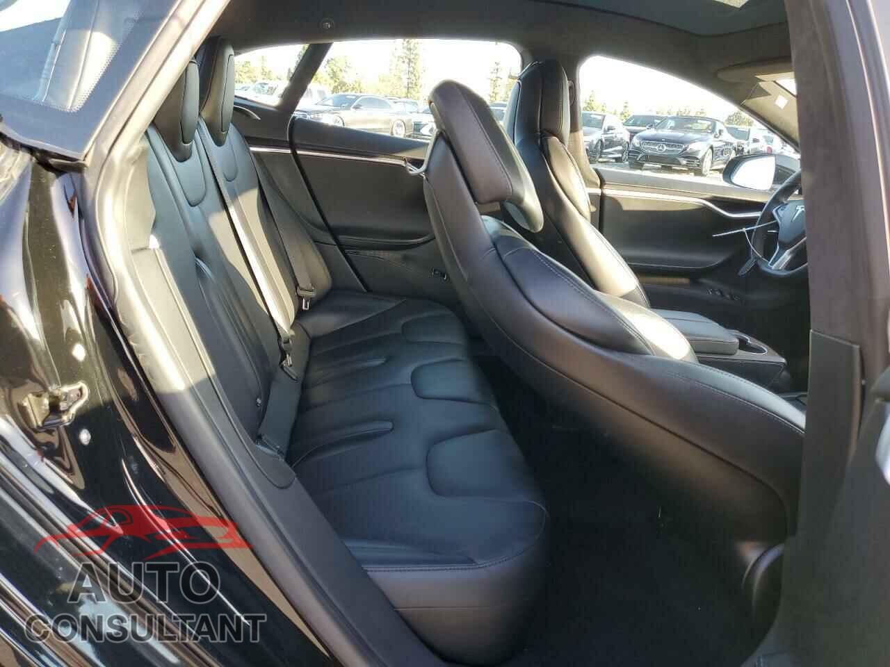 TESLA MODEL S 2017 - 5YJSA1E24HF204819
