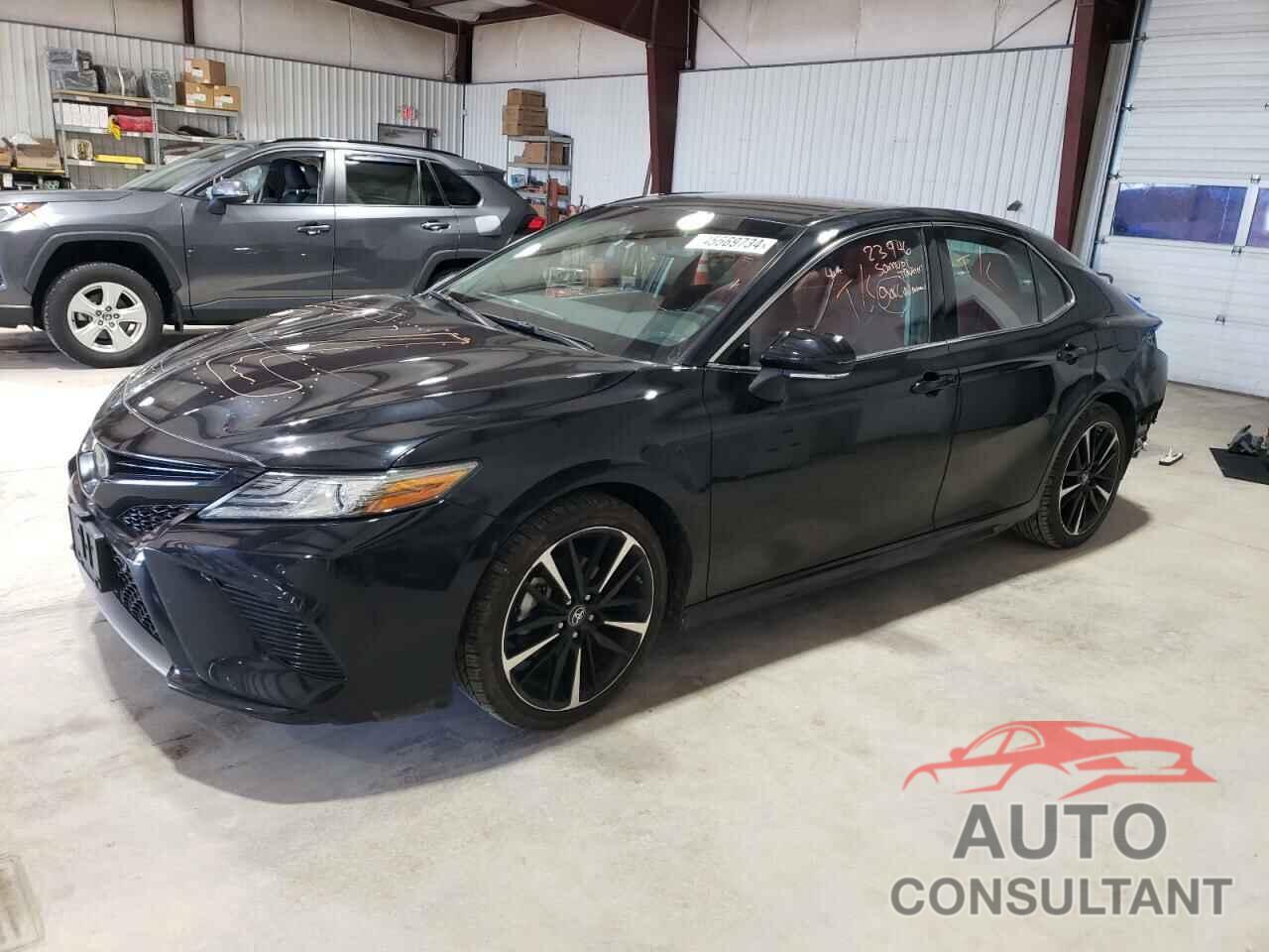 TOYOTA CAMRY 2018 - 4T1B61HK2JU108208