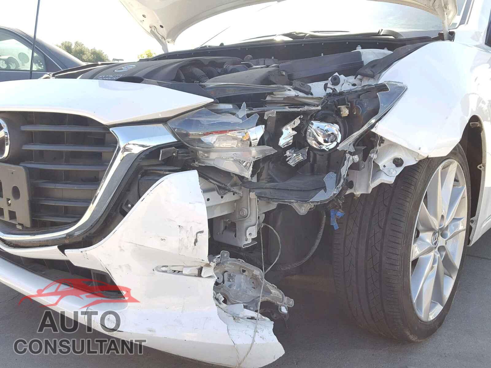 MAZDA 3 2017 - 3MZBN1L76HM113739