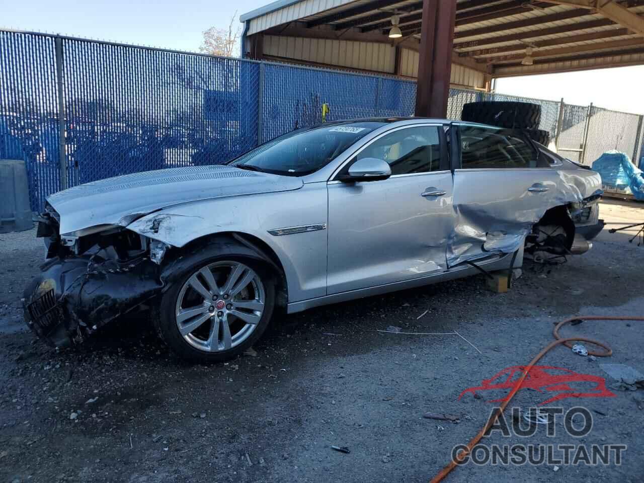 JAGUAR XJ 2015 - SAJWJ2GD9F8V81151