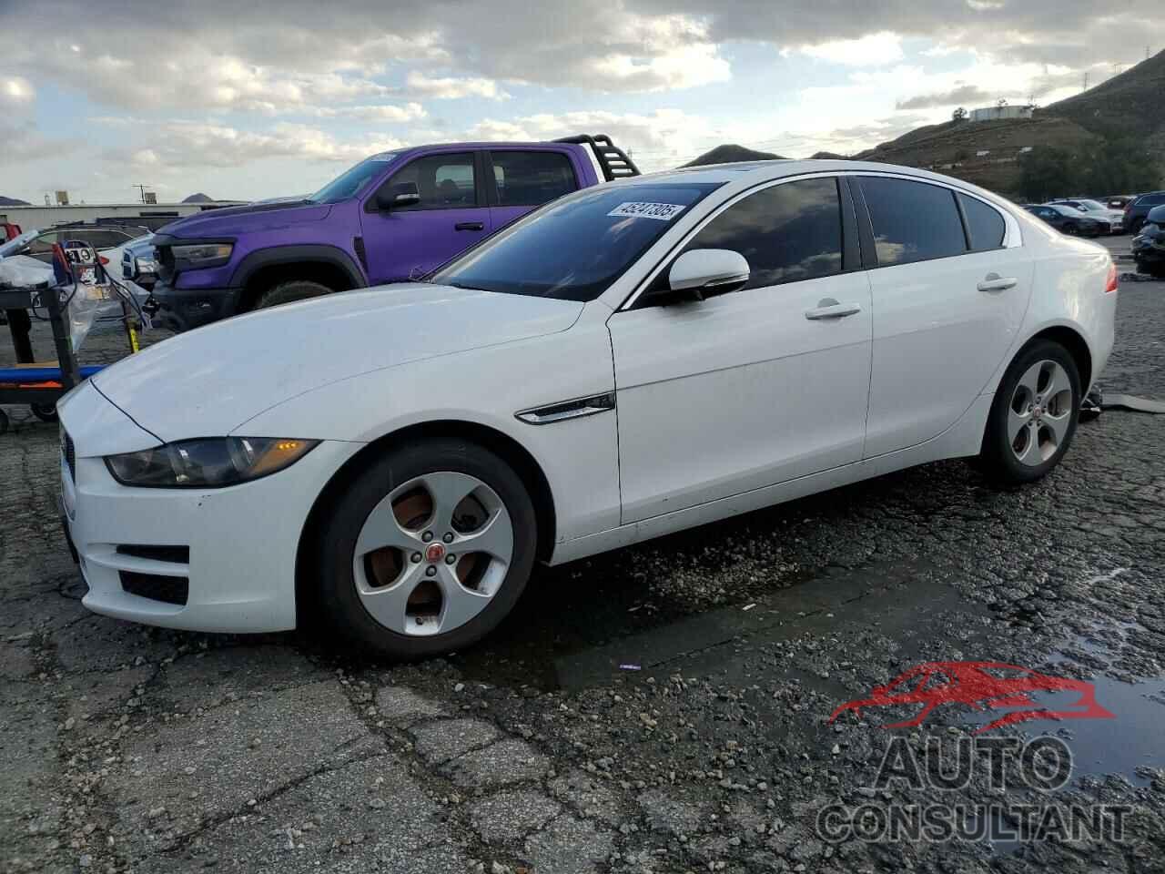 JAGUAR XE 2017 - SAJAR4BG8HA973324