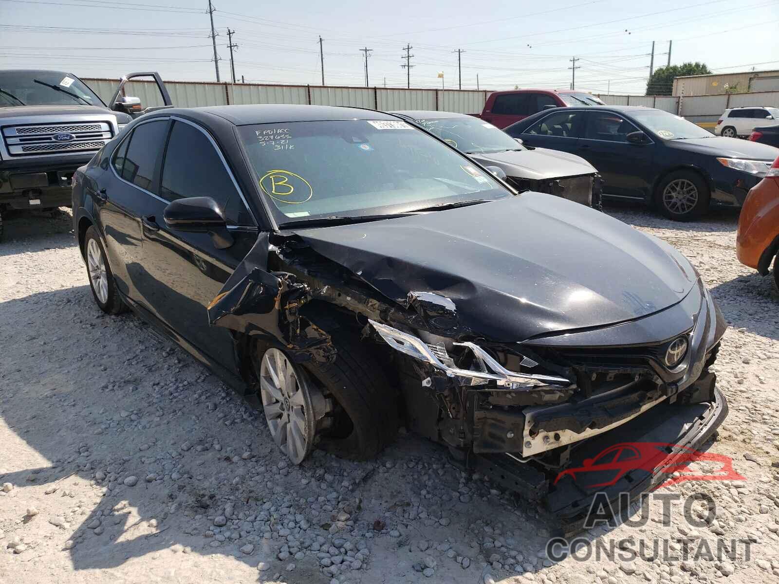 TOYOTA CAMRY 2018 - 4T1B11HK0JU035273