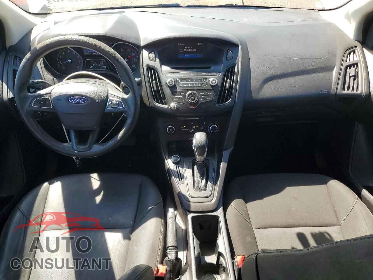 FORD FOCUS 2015 - 1FADP3E22FL230970