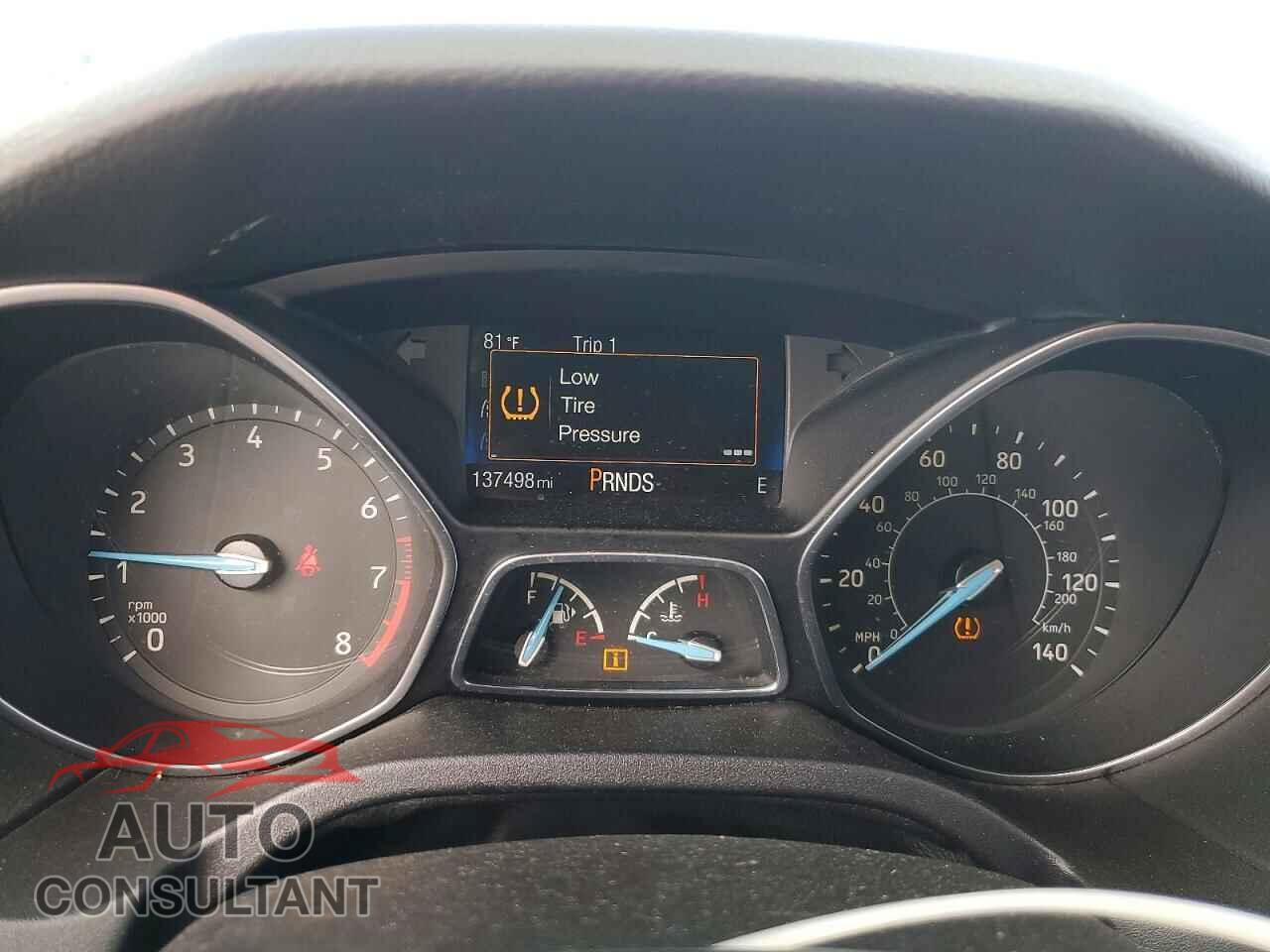 FORD FOCUS 2015 - 1FADP3N24FL247317