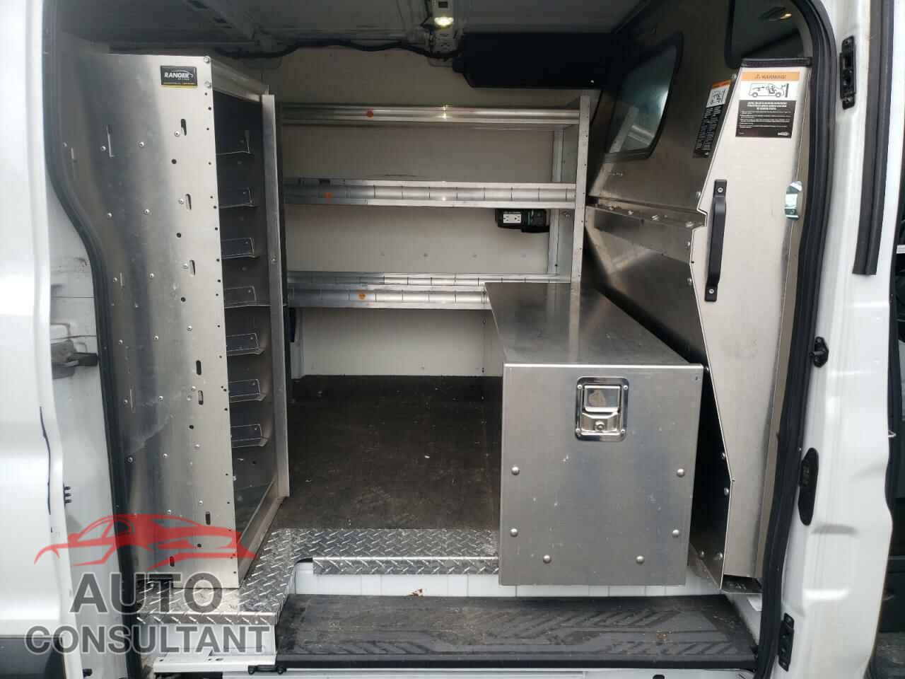 FORD TRANSIT CO 2017 - 1FTYR1YM1HKB47689