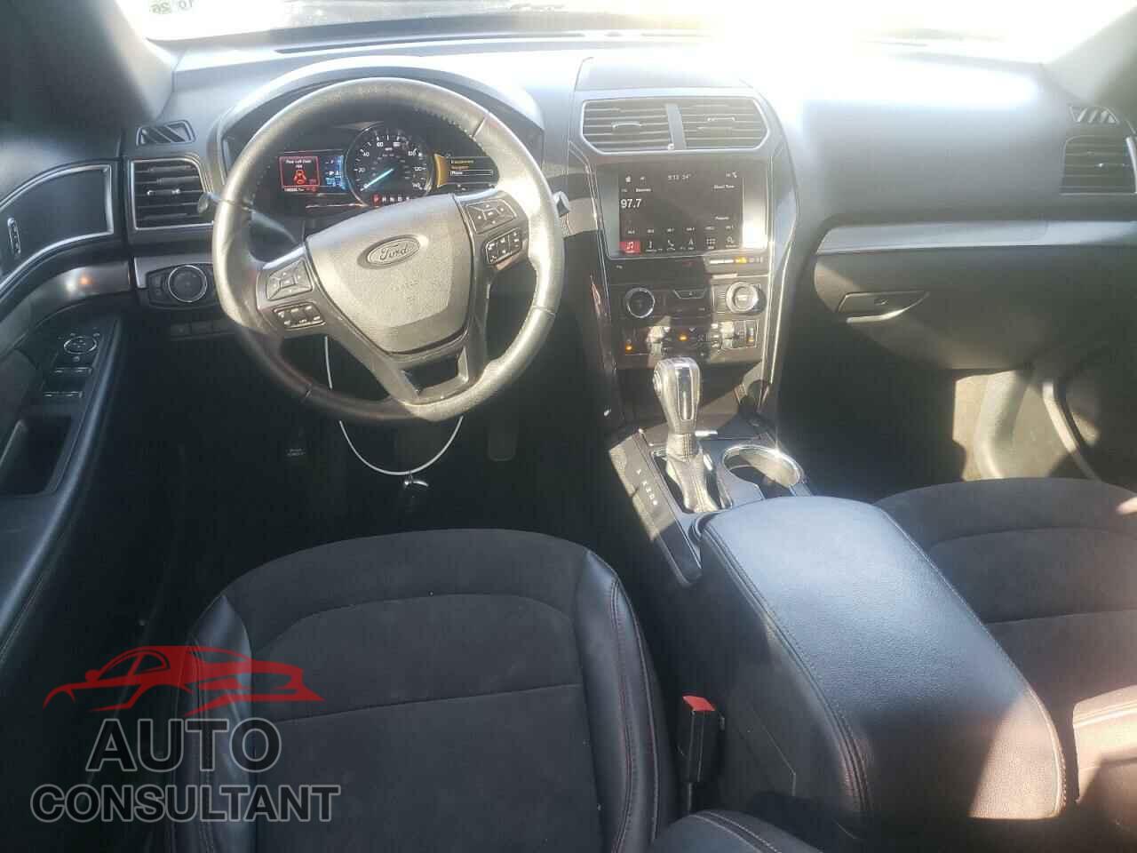 FORD EXPLORER 2018 - 1FM5K7D85JGB27002