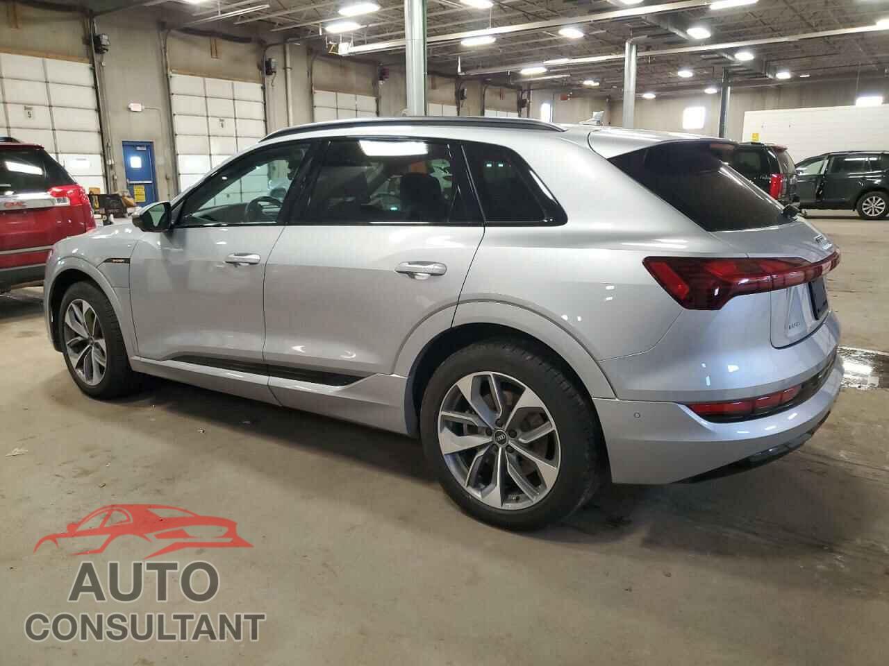 AUDI E-TRON 2021 - WA1LAAGE8MB015982