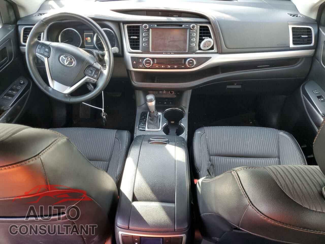 TOYOTA HIGHLANDER 2017 - 5TDBZRFH2HS364381