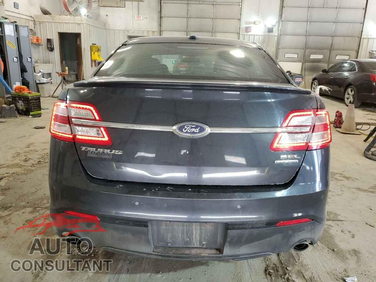 FORD TAURUS 2017 - 1FAHP2E85HG110527
