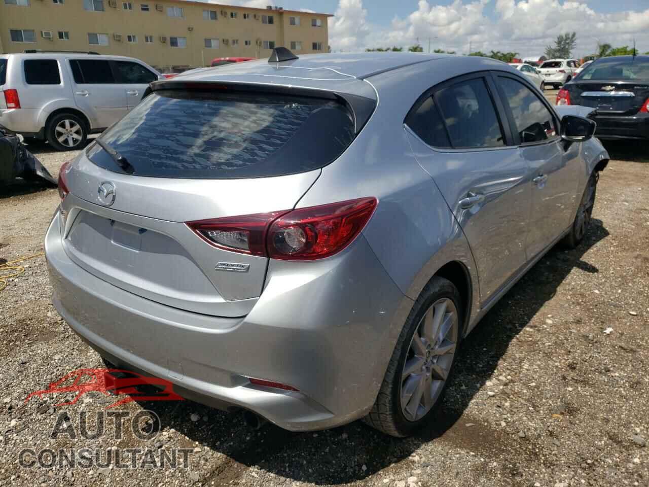 MAZDA 3 2017 - 3MZBN1L70HM121996