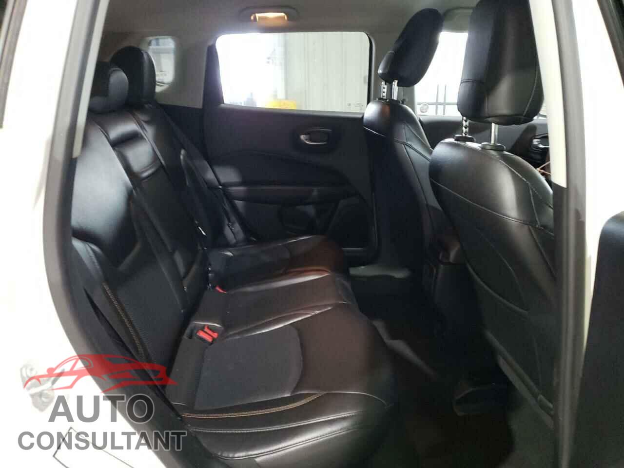 JEEP COMPASS 2018 - 3C4NJDCBXJT435989