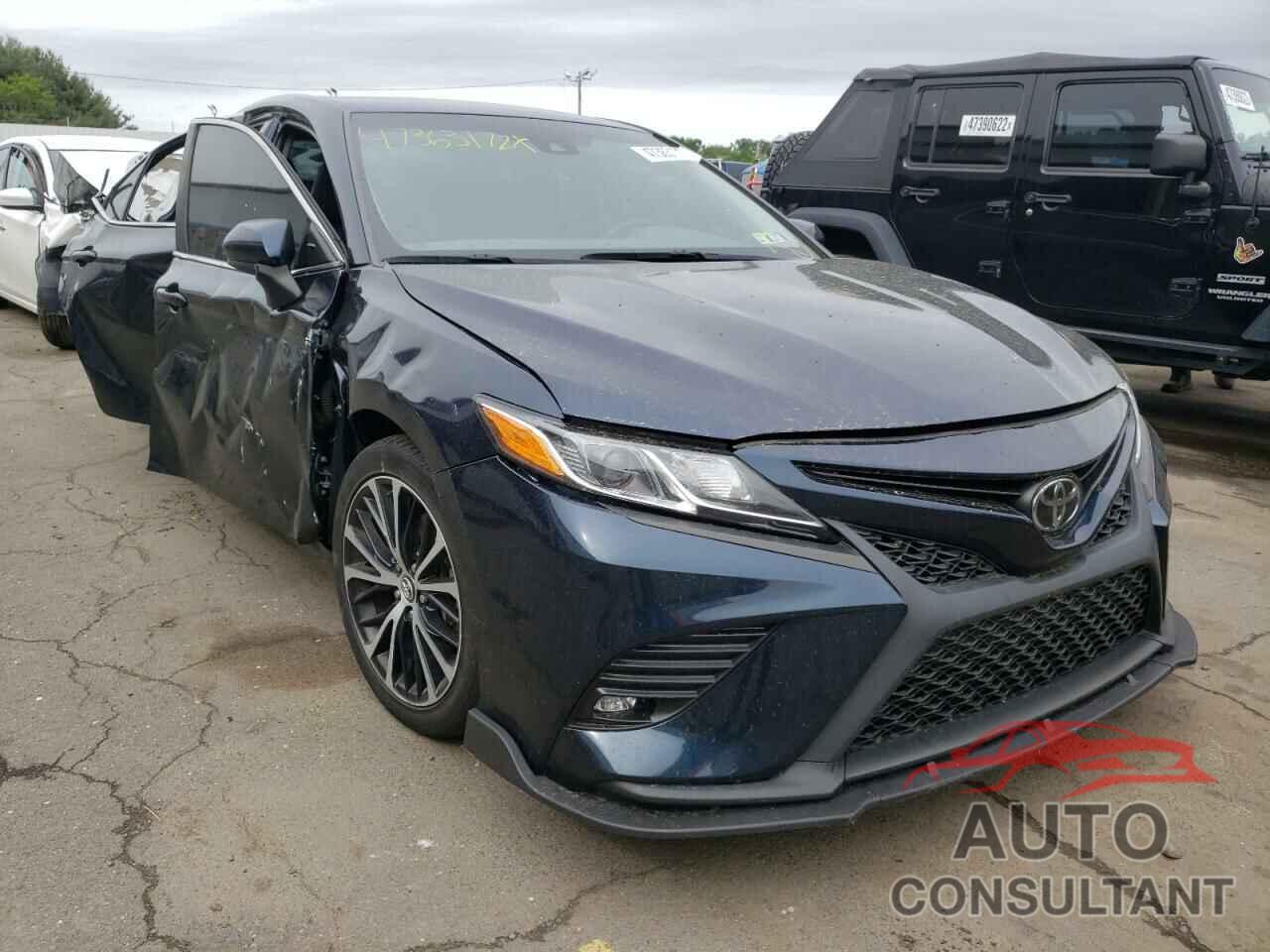 TOYOTA CAMRY 2018 - 4T1B11HK9JU545623