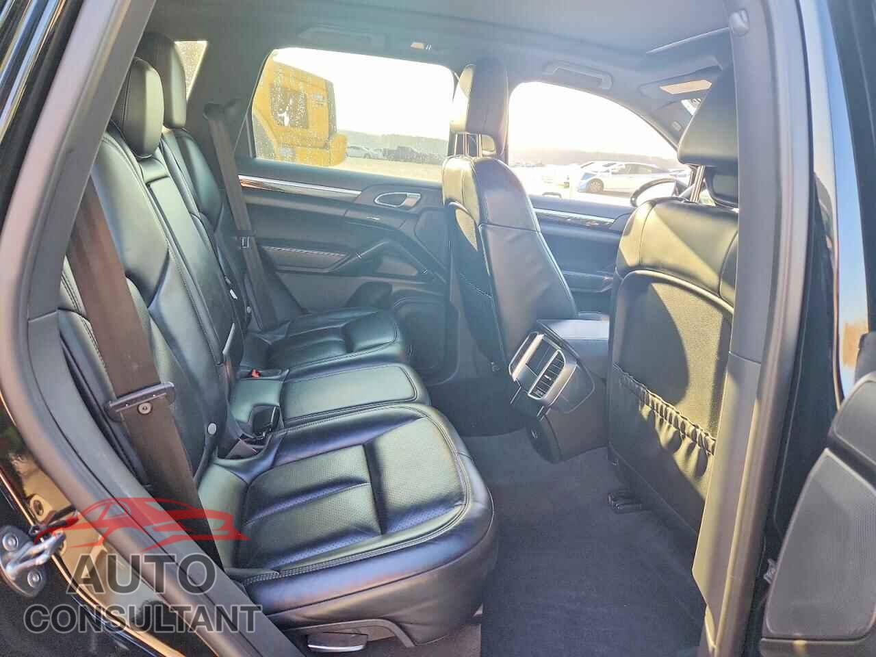PORSCHE CAYENNE 2018 - WP1AE2A29JLA72783
