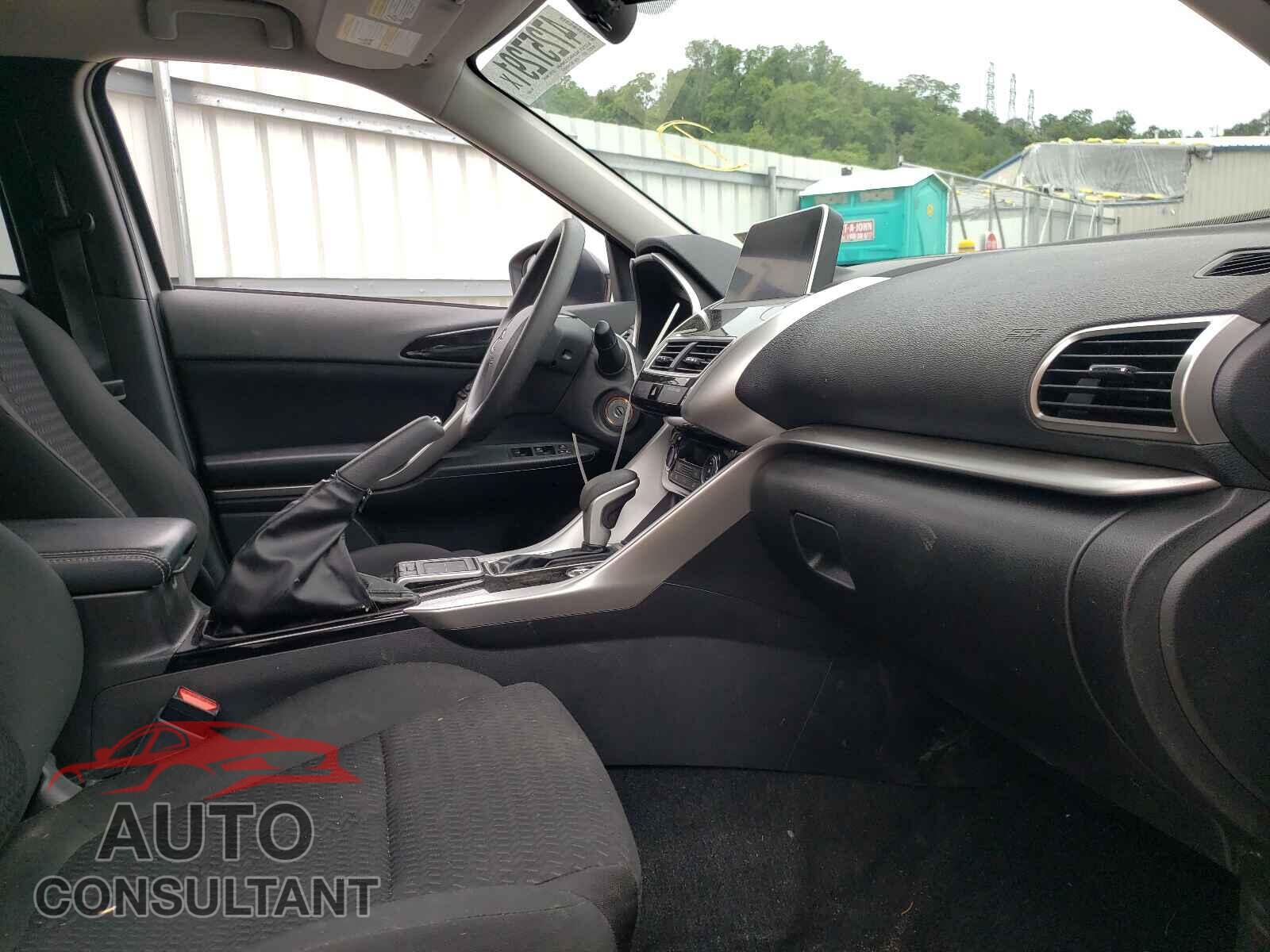 MITSUBISHI ECLIPSE 2018 - JA4AT4AA3JZ043667