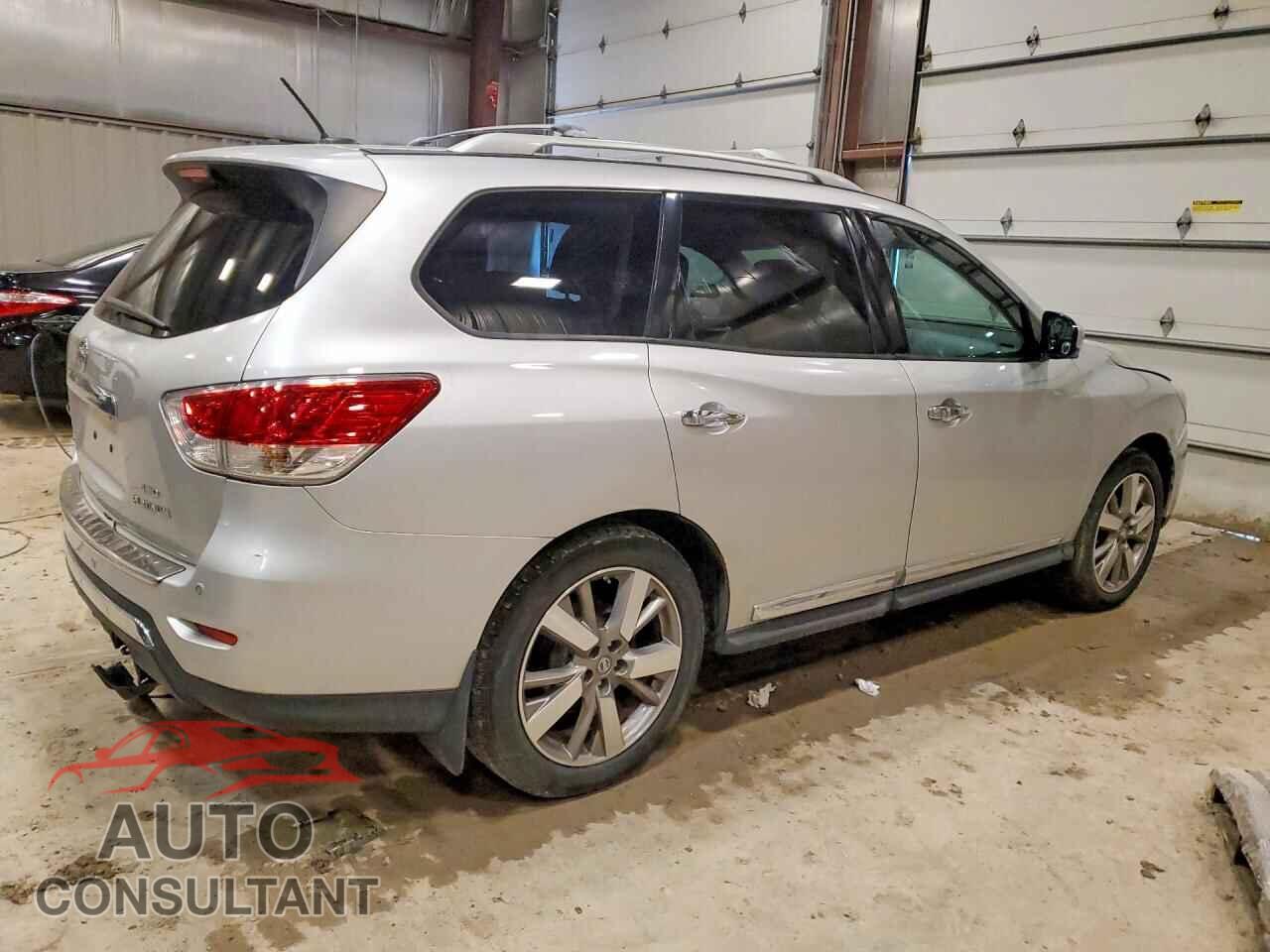 NISSAN PATHFINDER 2013 - 5N1AR2MM7DC677503