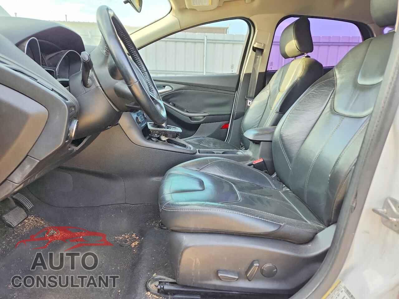 FORD FOCUS 2016 - 1FADP3K26GL258017