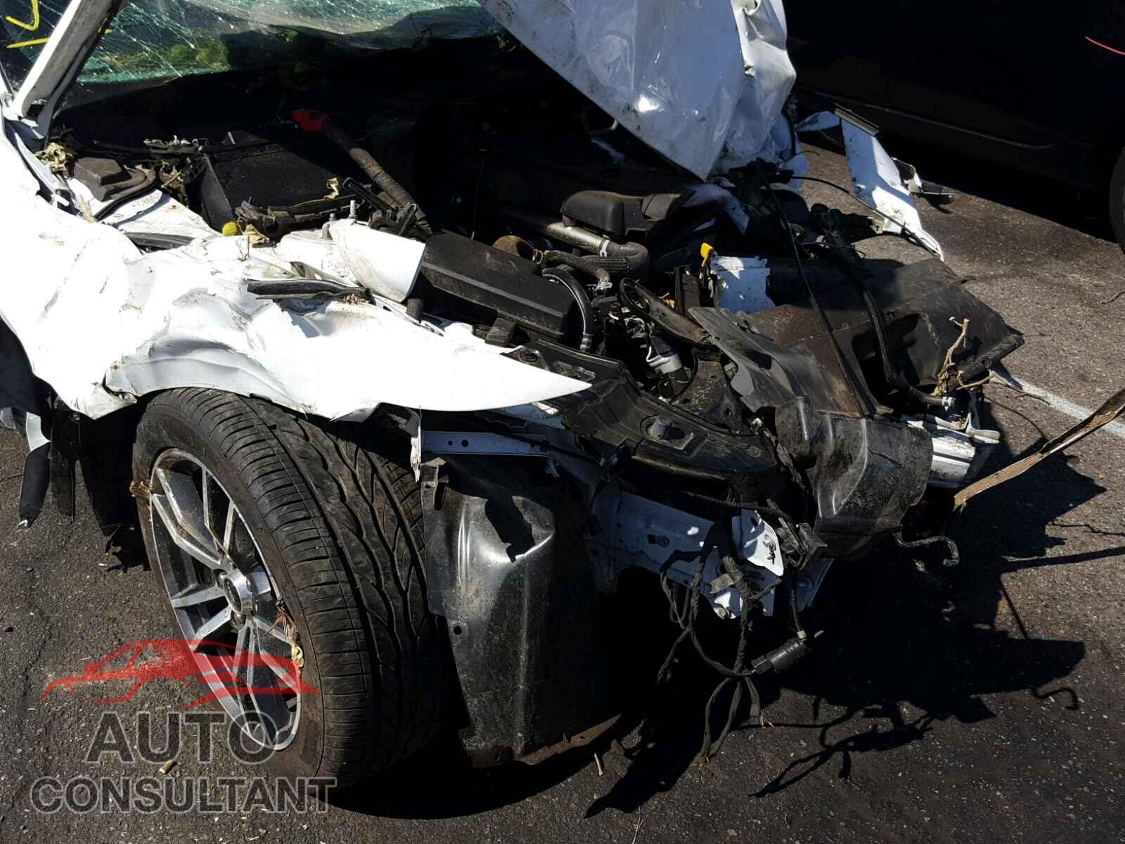 FORD MUSTANG 2017 - 1FATP8UH7H5295366