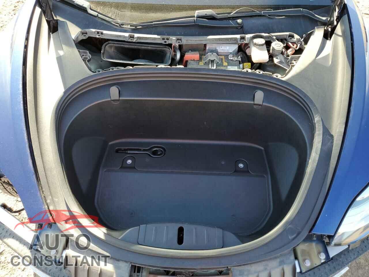 TESLA MODEL 3 2019 - 5YJ3E1EB2KF453989