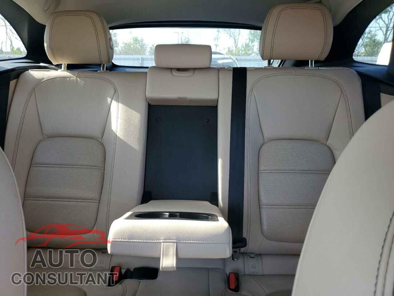 JAGUAR F-PACE 2017 - SADCK2BN4HA089805