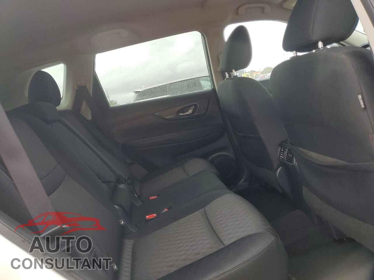 NISSAN ROGUE 2017 - KNMAT2MTXHP538560