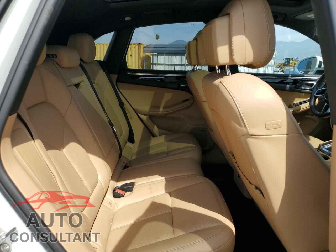 PORSCHE MACAN 2018 - WP1AA2A56JLB15675