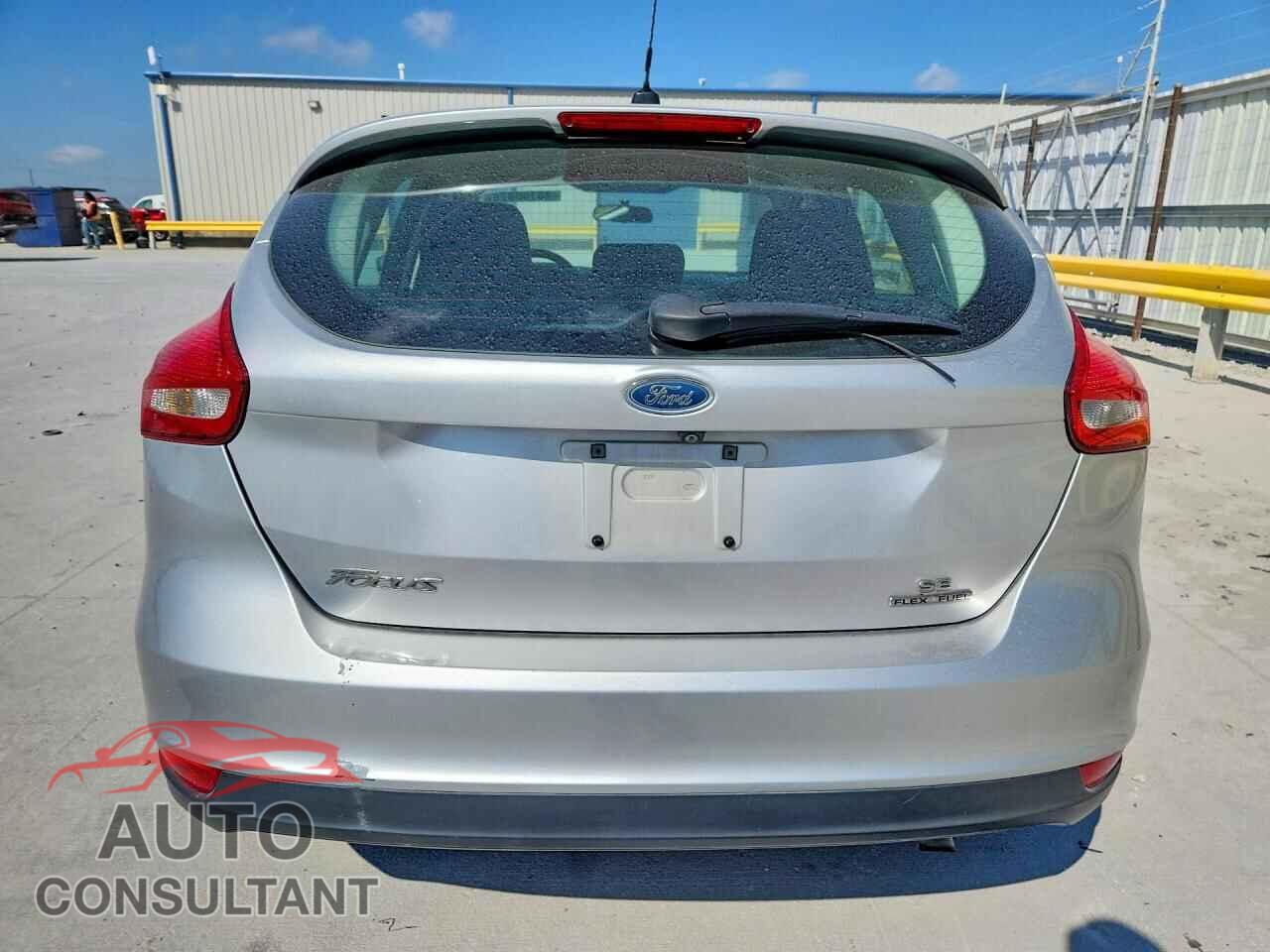 FORD FOCUS 2015 - 1FADP3K24FL307357