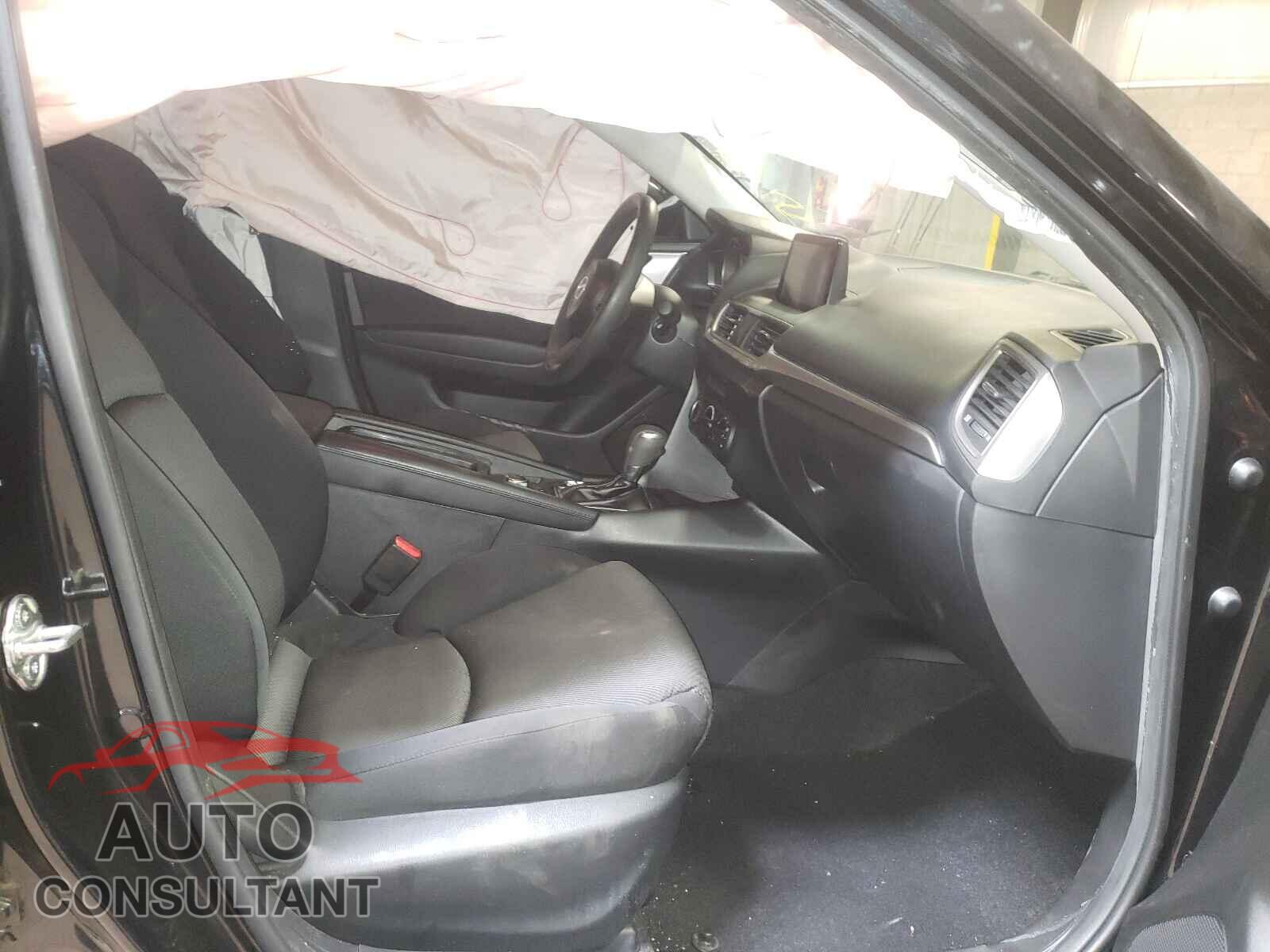 MAZDA 3 2017 - 3MZBN1U77HM150362