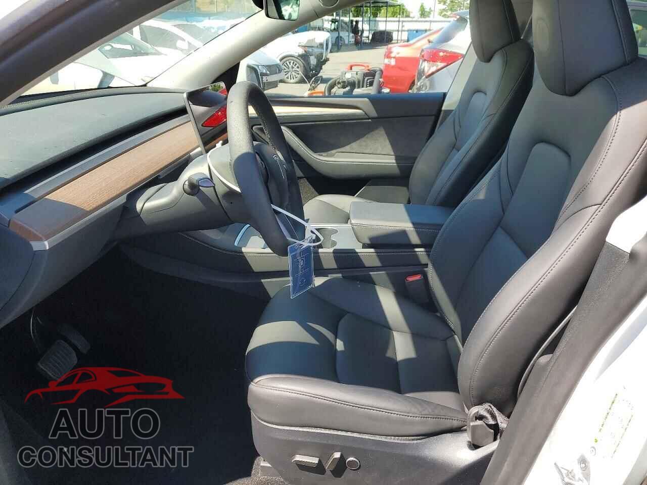 TESLA MODEL Y 2024 - 7SAYGDED0RF120366