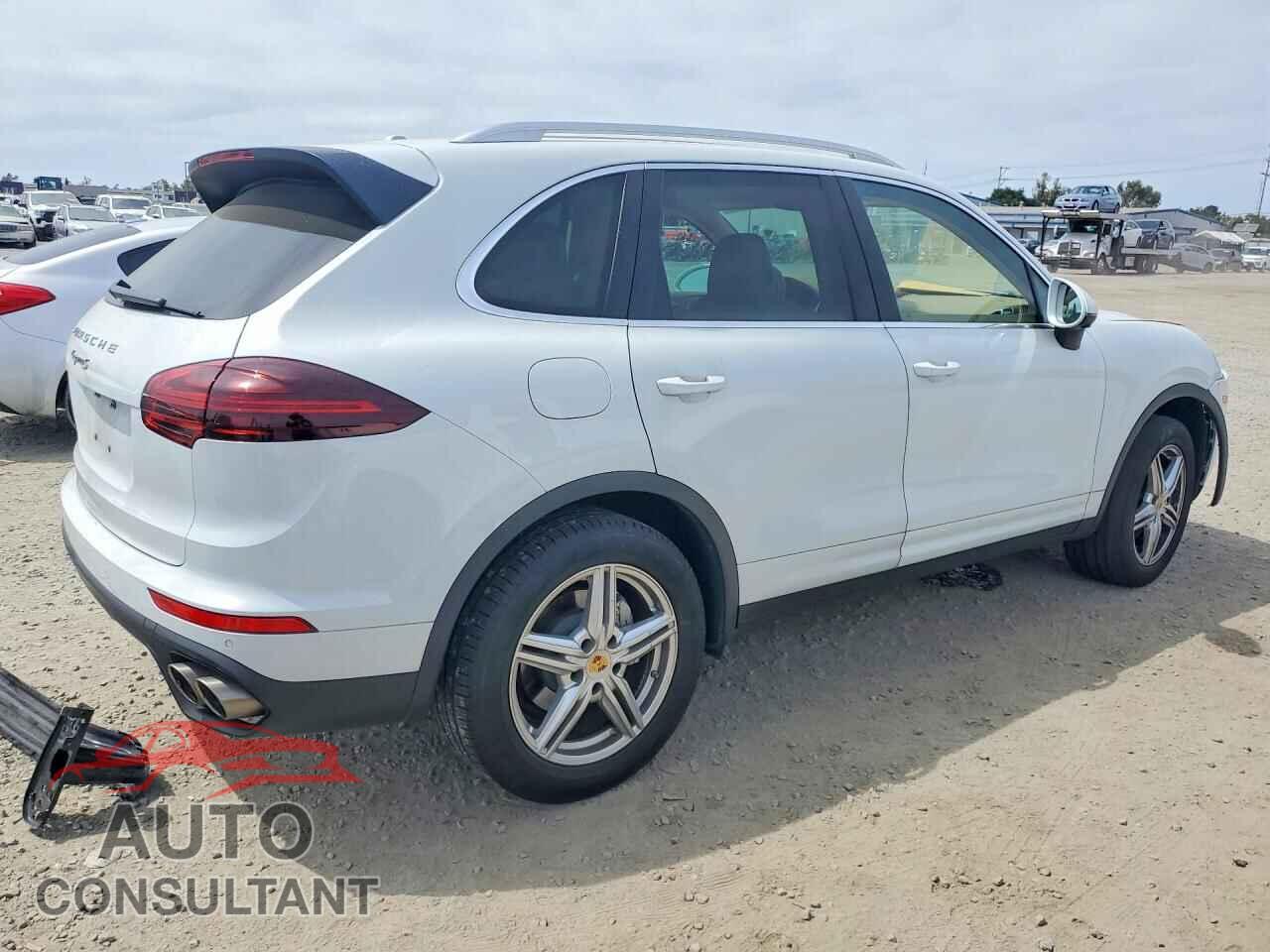 PORSCHE CAYENNE 2017 - WP1AB2A24HLA53142