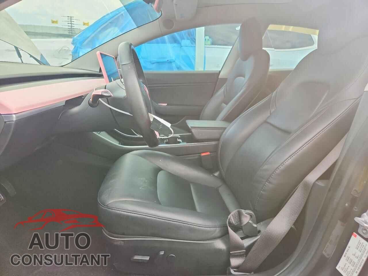 TESLA MODEL 3 2018 - 5YJ3E1EB3JF121137