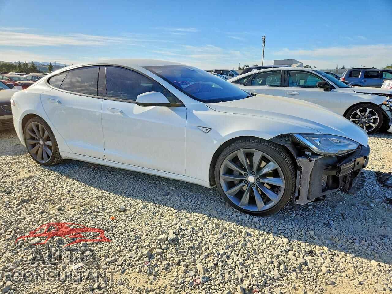 TESLA MODEL S 2015 - 5YJSA1E11FF115133