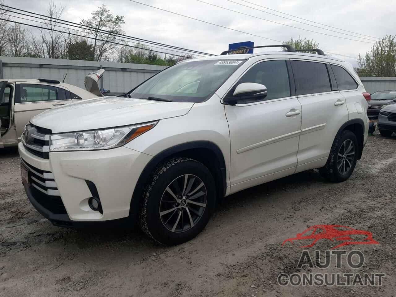 TOYOTA HIGHLANDER 2018 - 5TDJZRFH4JS829521