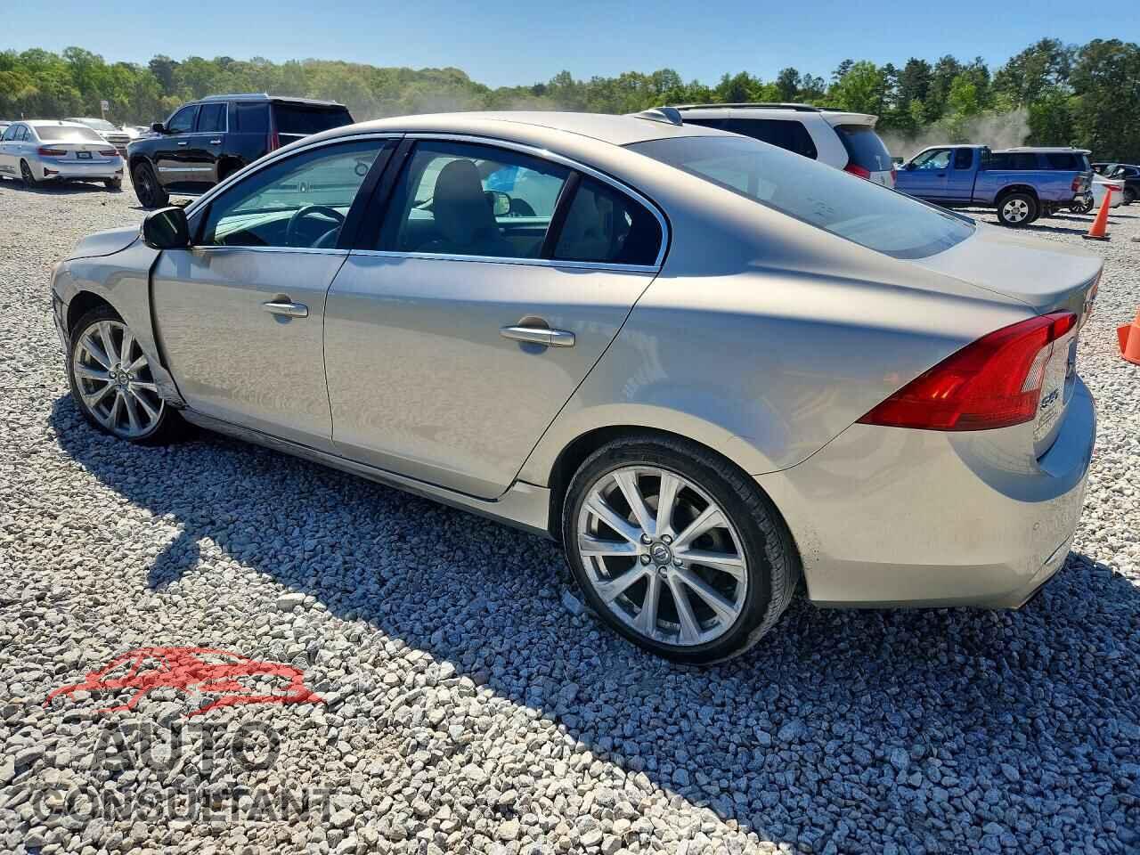 VOLVO S60 2017 - LYV402HM0HB151200
