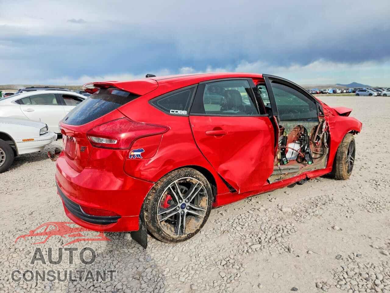 FORD FOCUS 2015 - 1FADP3L95FL299670