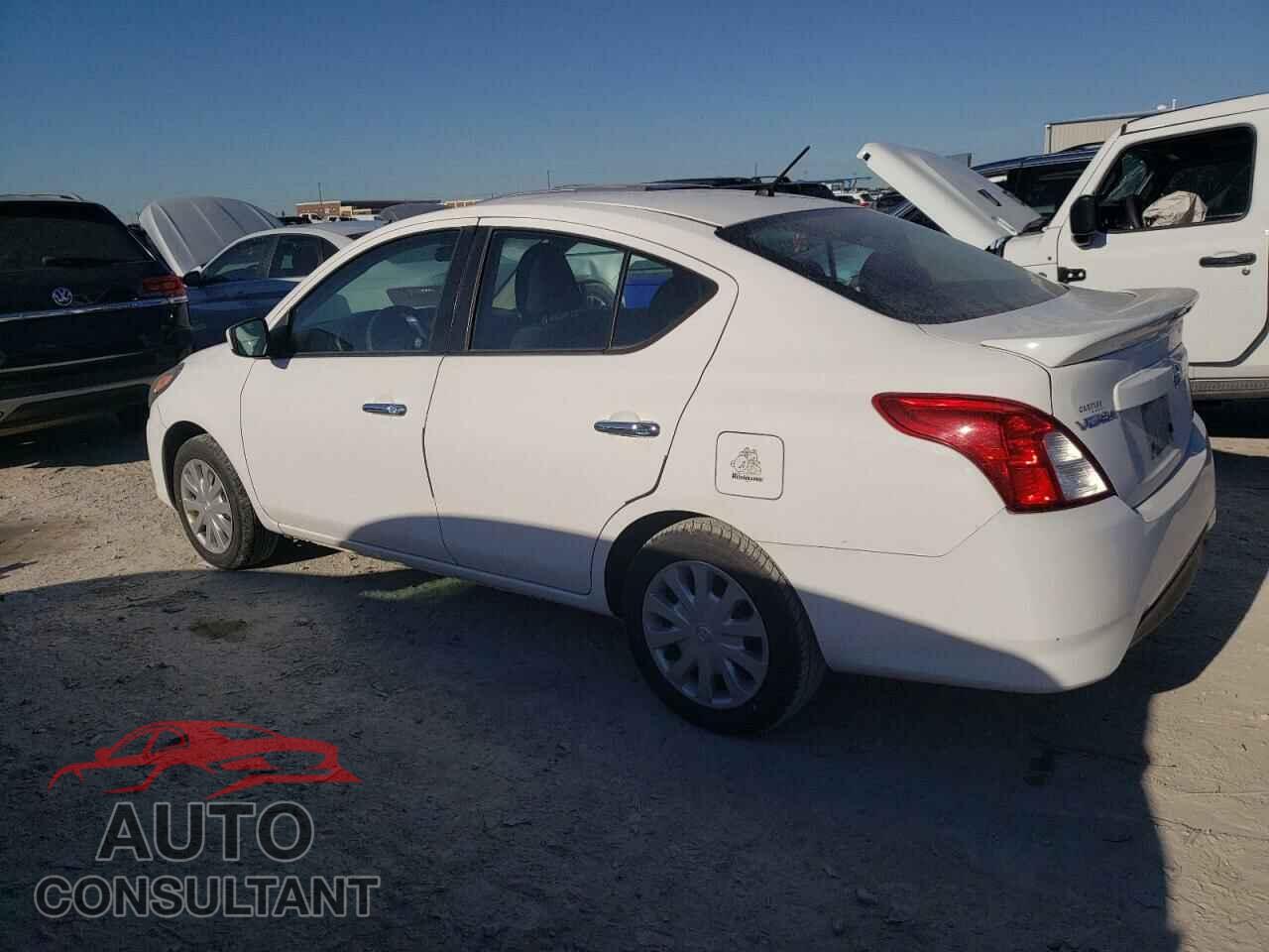 NISSAN VERSA 2017 - 3N1CN7AP1HL801721
