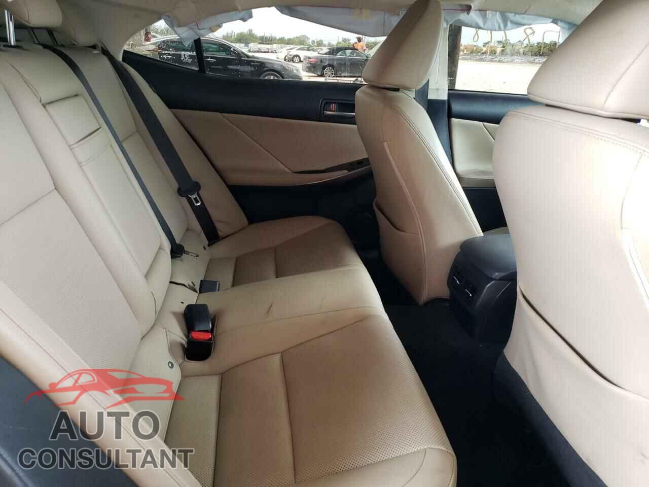 LEXUS IS 2017 - JTHBA1D25H5048274