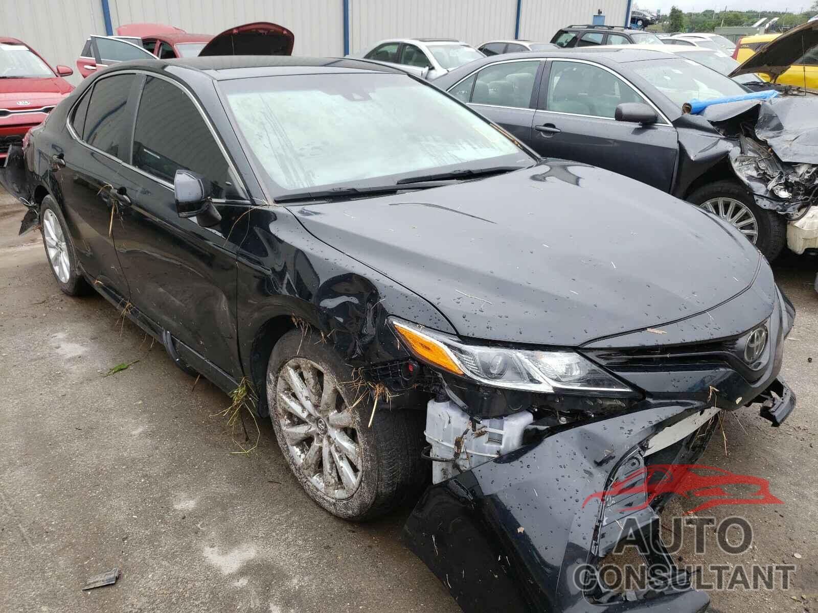 TOYOTA CAMRY 2018 - 4T1B11HK3JU509488