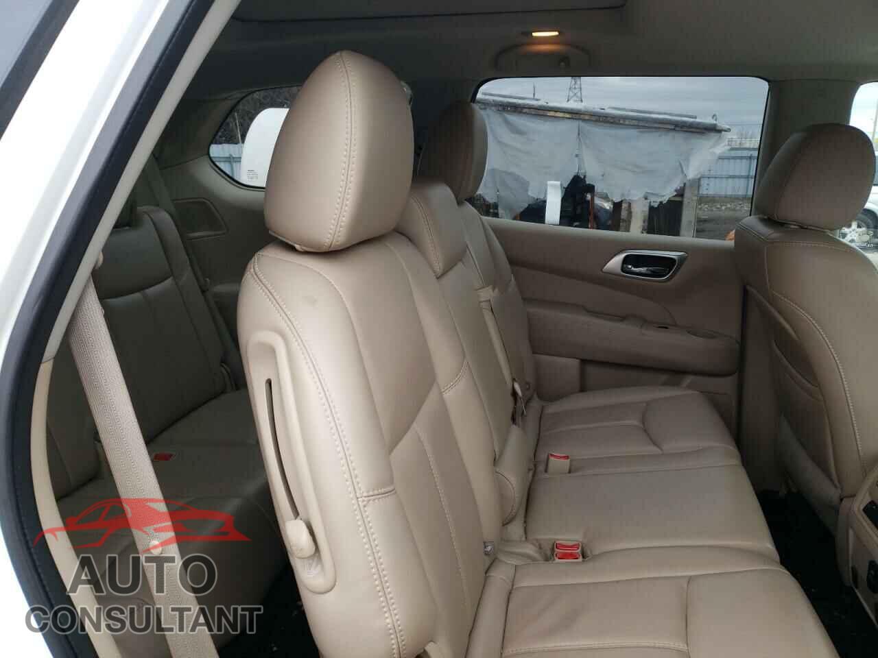 NISSAN PATHFINDER 2017 - 5N1DR2MM8HC687105