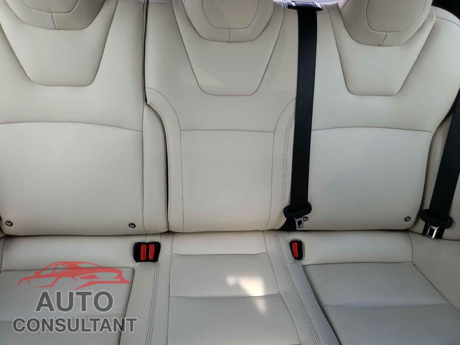 TESLA MODEL S 2020 - 5YJSA1E43LF412927