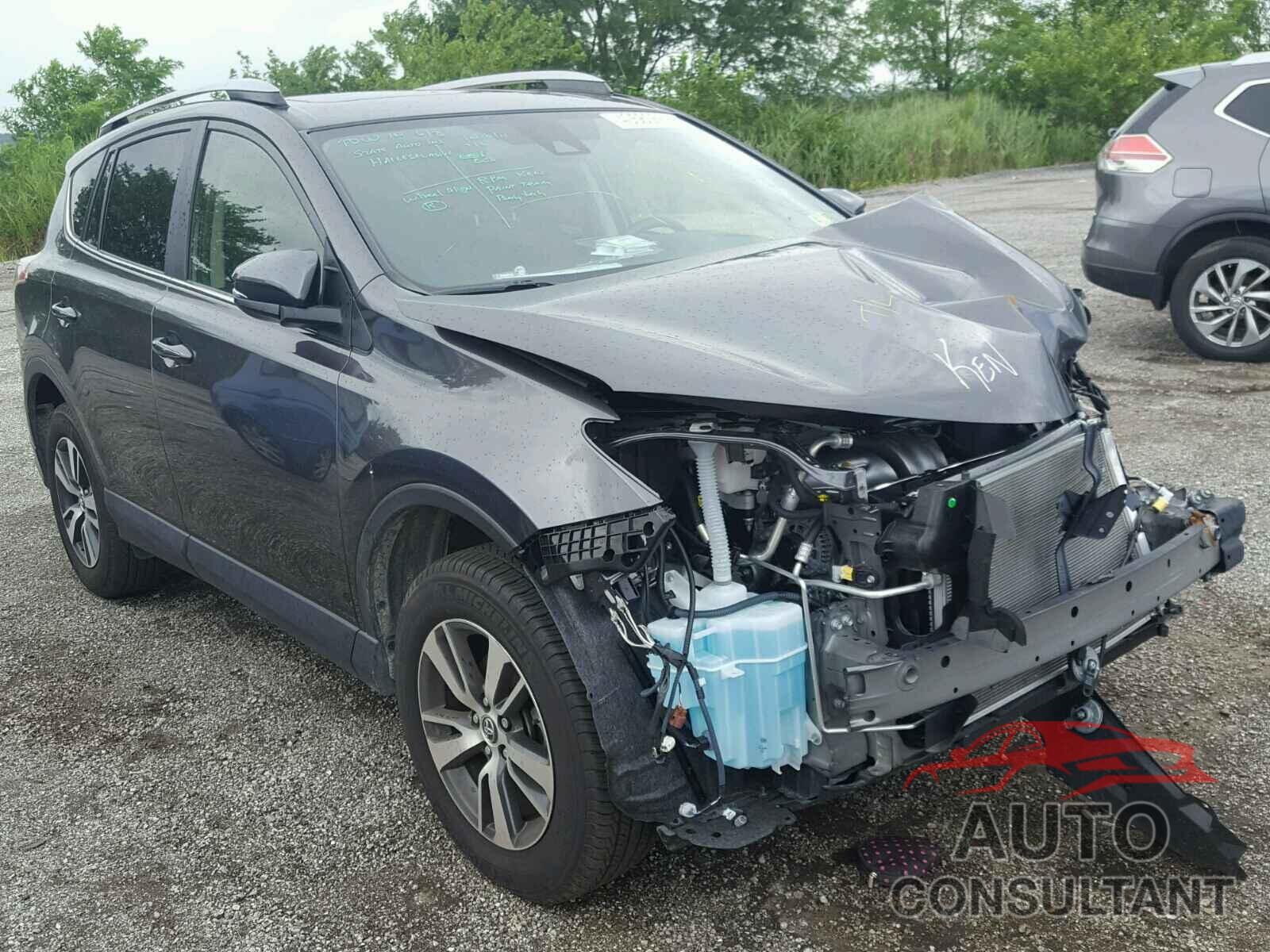 TOYOTA RAV4 XLE 2017 - JTMWFREV8HJ708181
