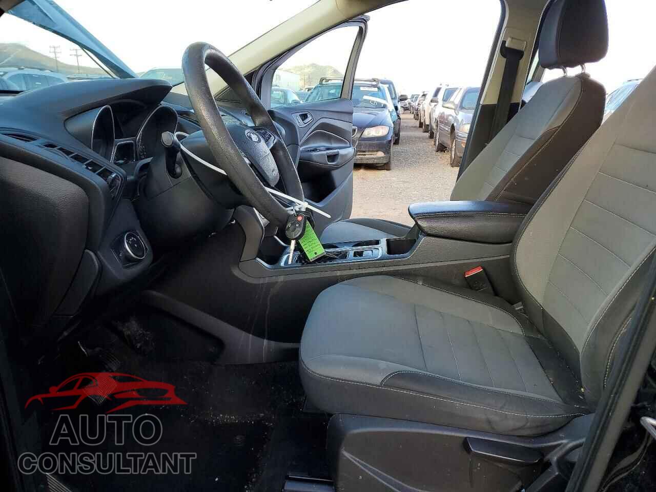 FORD ESCAPE 2017 - 1FMCU0F72HUC18205